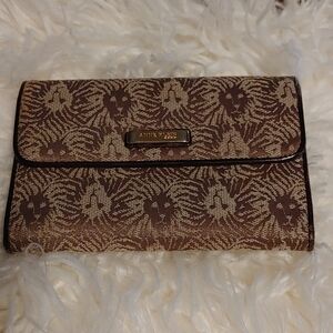 🍁Anne Klein Animal print Lion wallet